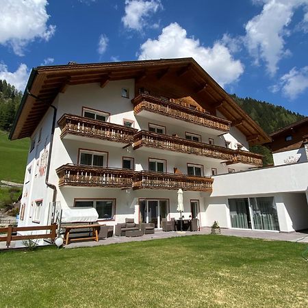Garni B&B Schenk Sëlva di Val Gardena Eksteriør billede