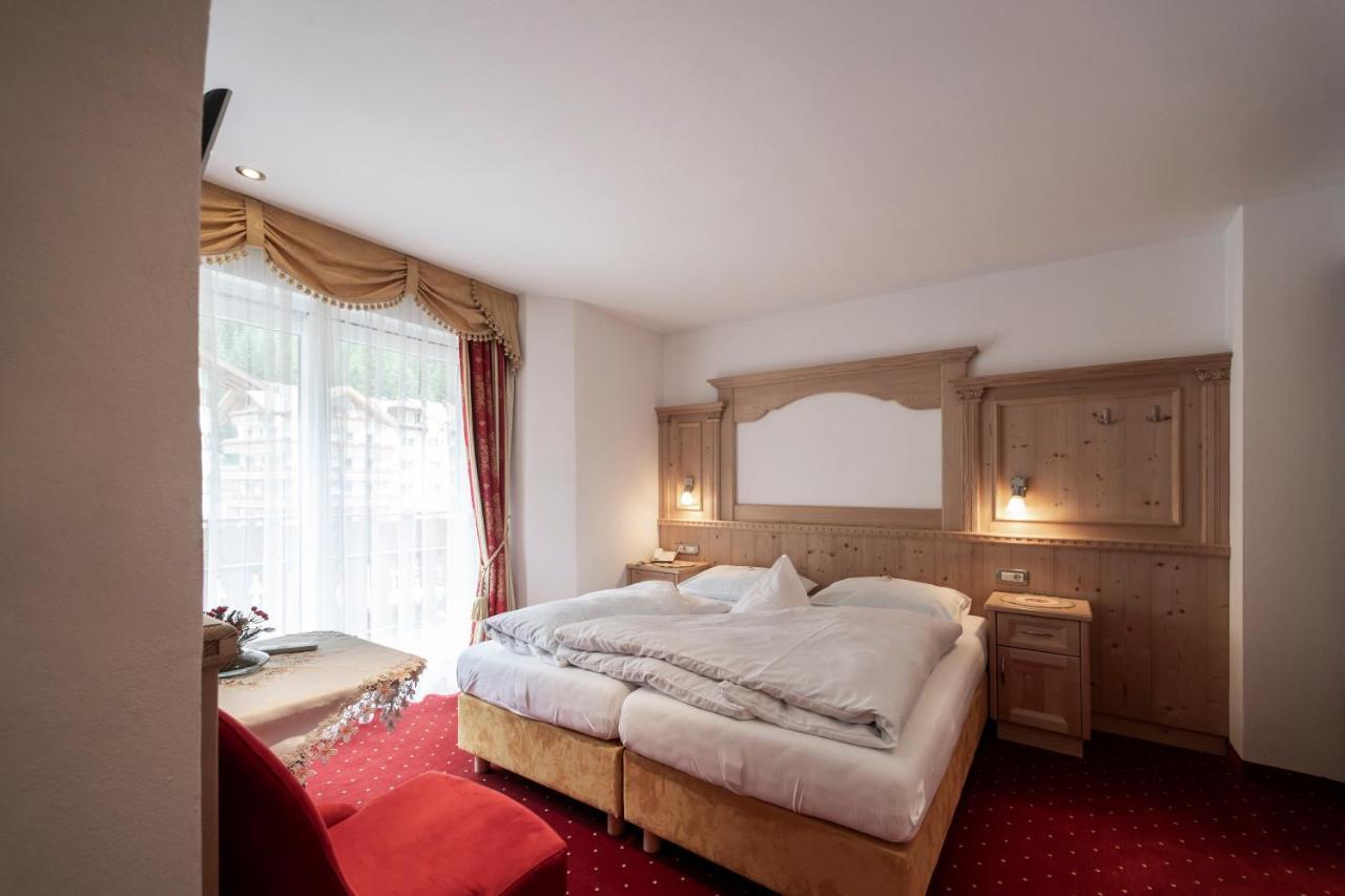 Garni B&B Schenk Sëlva di Val Gardena Eksteriør billede