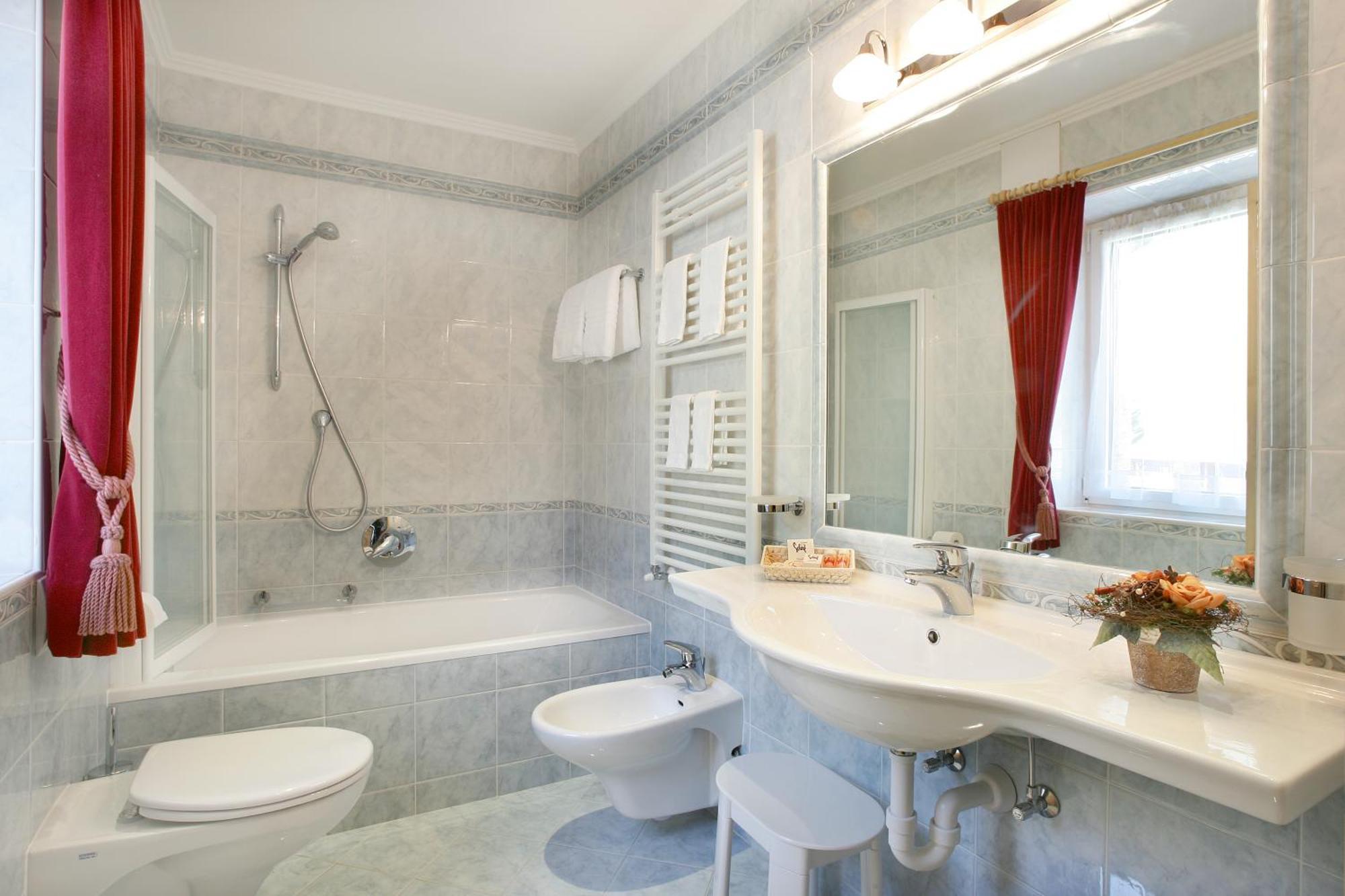 Garni B&B Schenk Sëlva di Val Gardena Værelse billede